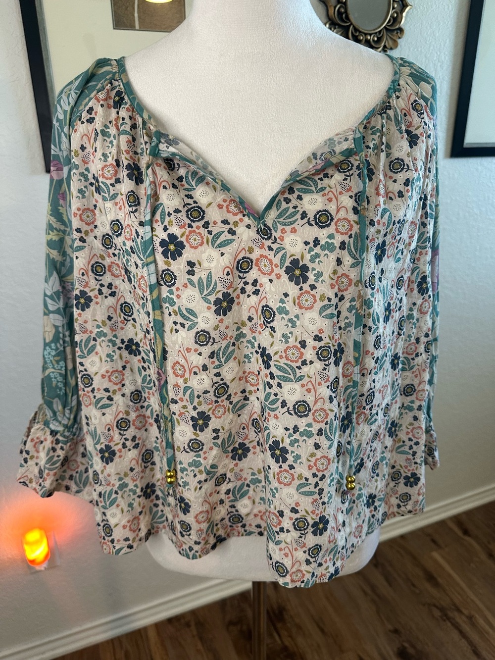 Natural Life Magnolia Cotton Top in Seafoam - Picture 4 of 11